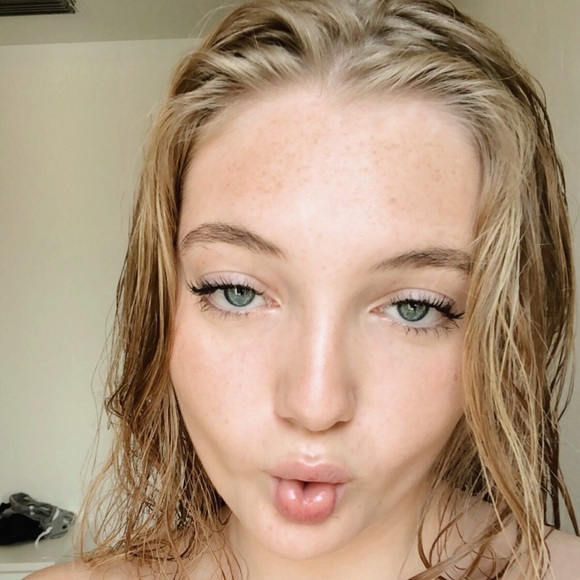 Meet your Posher, Chloe - Picture 1 of 1